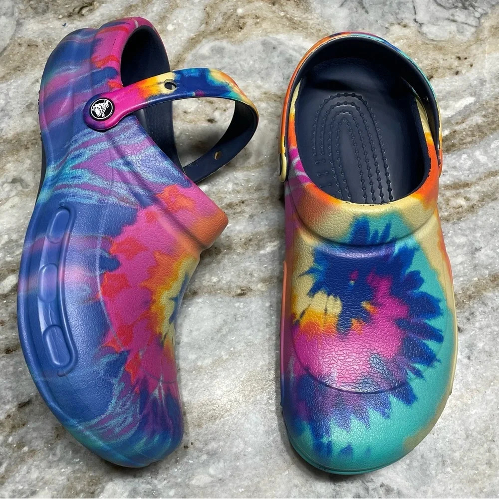 CROCS Tie Dye Unisex Bistro Rainbow Clogs Slip Resistant Mens 10/Women’s 12